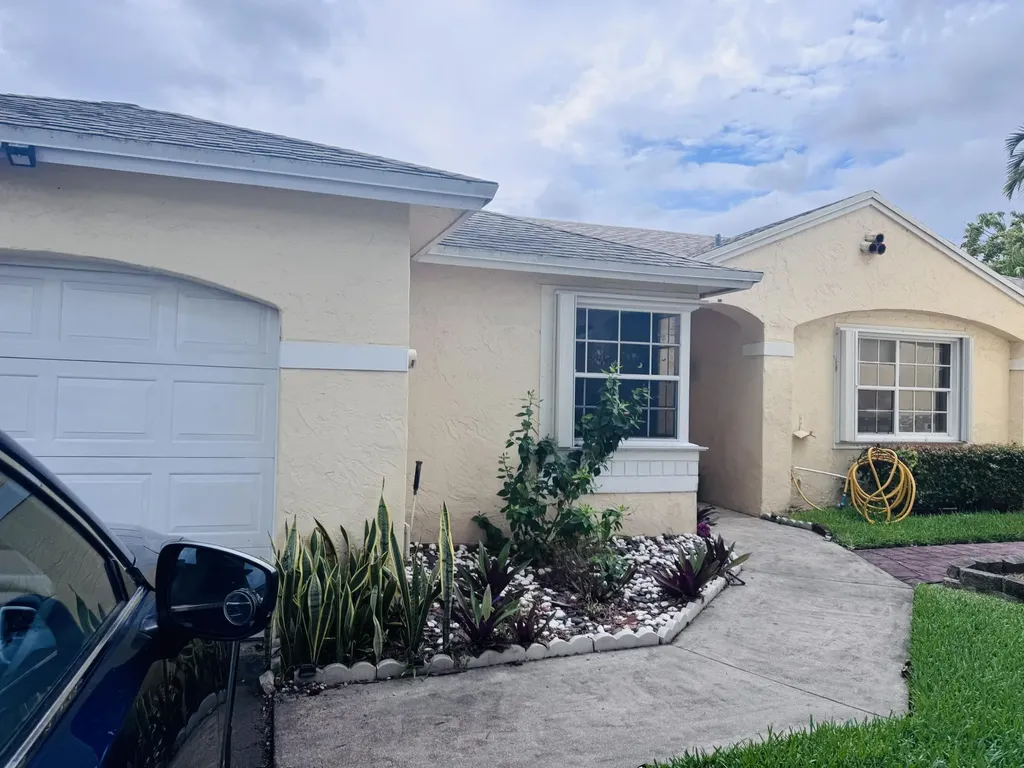 11747 NW 12th Street Pembroke Pines FL 33026