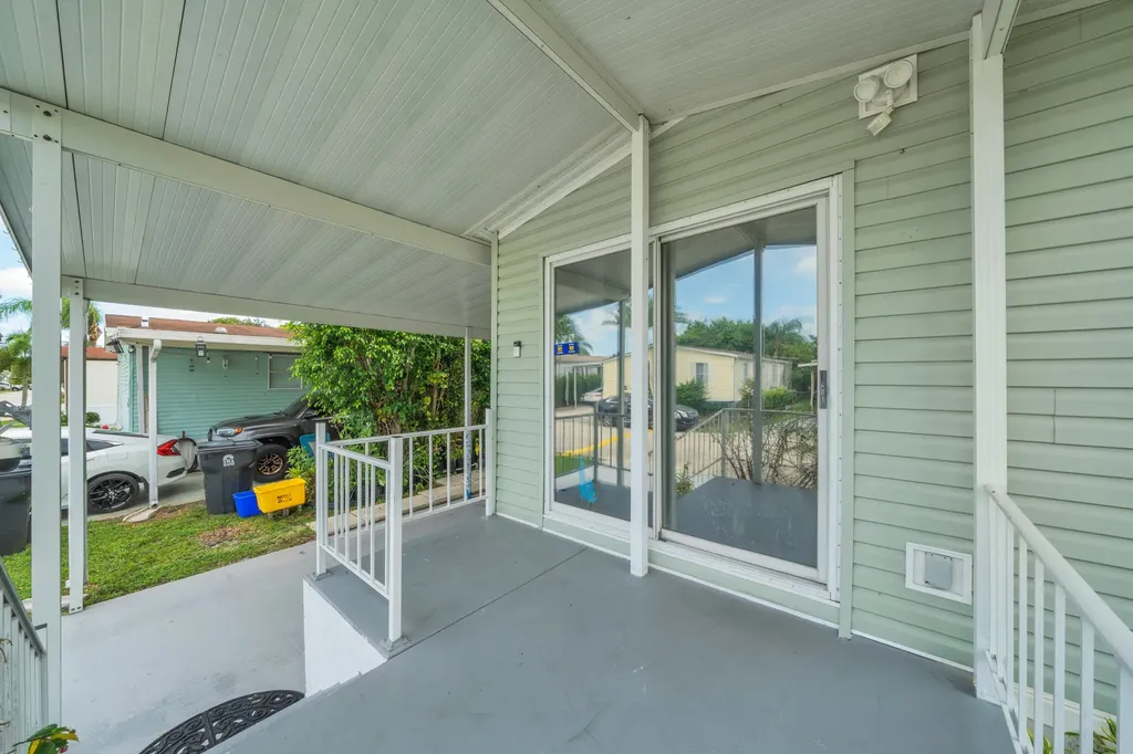 59 Plantation Boulevard Lake Worth FL 33467