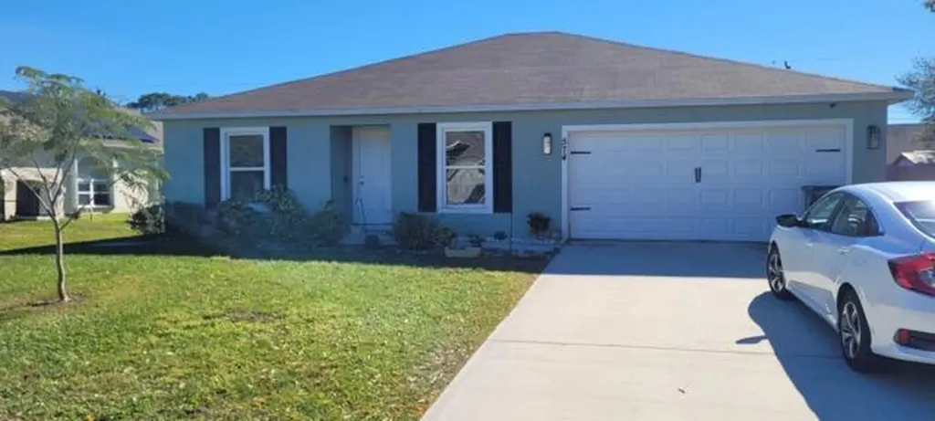 574 NW Archer Avenue Port St Lucie FL 34983