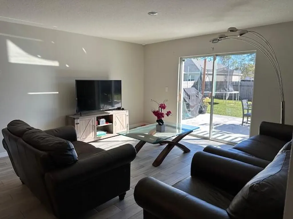 574 NW Archer Avenue Port St Lucie FL 34983