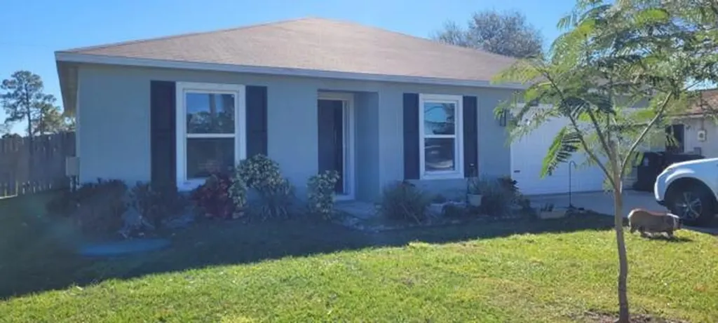 574 NW Archer Avenue Port St Lucie FL 34983