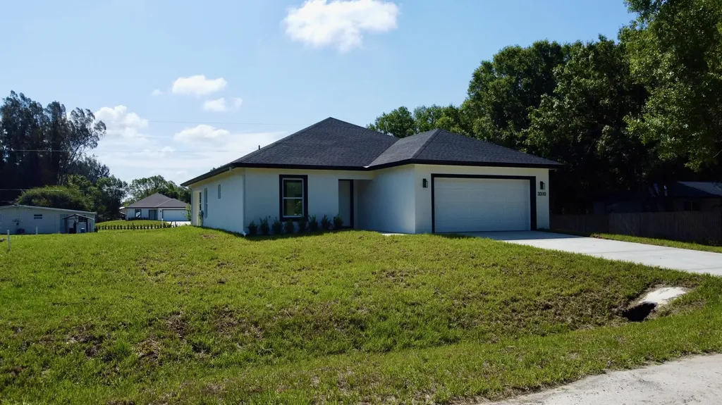 3310 NW 22nd Avenue Okeechobee FL 34972