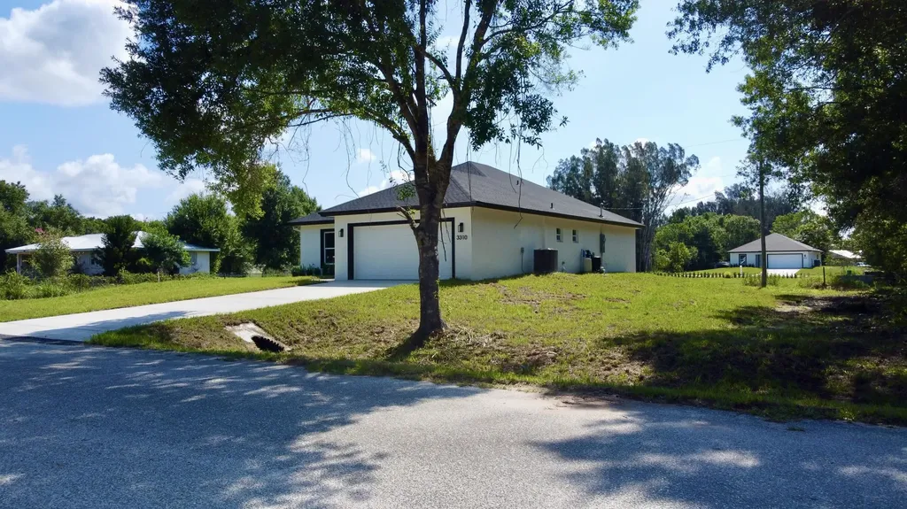3310 NW 22nd Avenue Okeechobee FL 34972