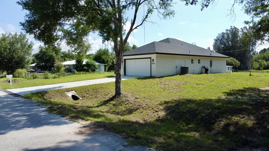 3310 NW 22nd Avenue Okeechobee FL 34972