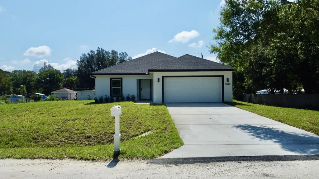 3310 NW 22nd Avenue Okeechobee FL 34972