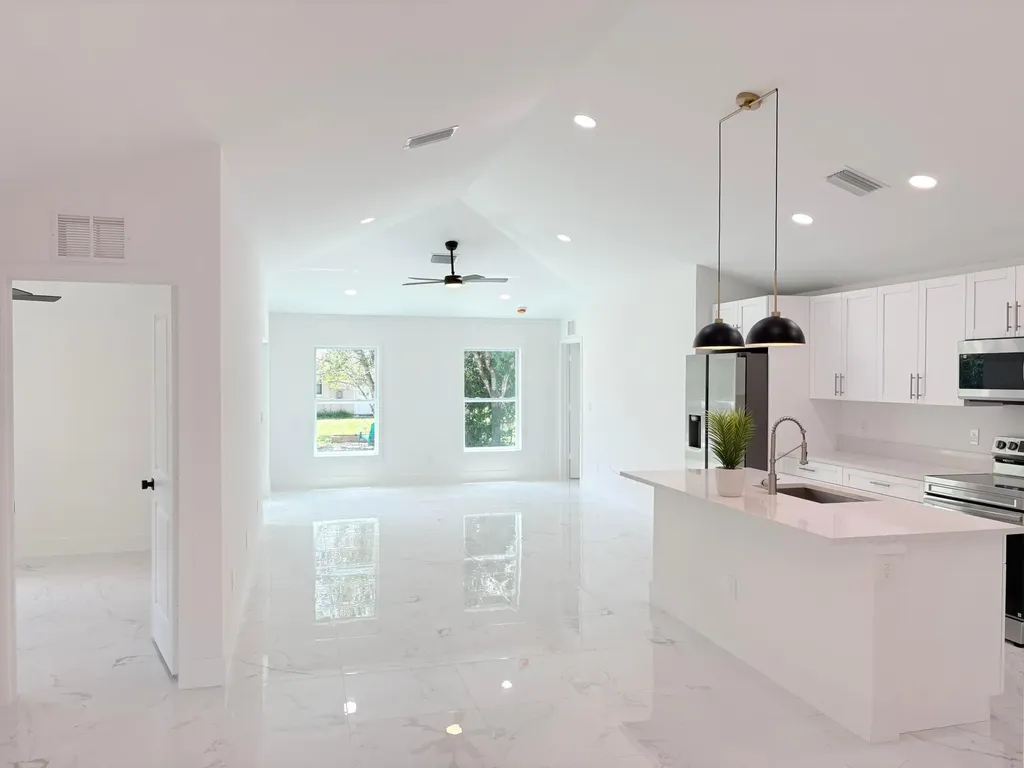 3310 NW 22nd Avenue Okeechobee FL 34972