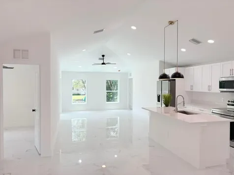 3310 NW 22nd Avenue Okeechobee FL 34972