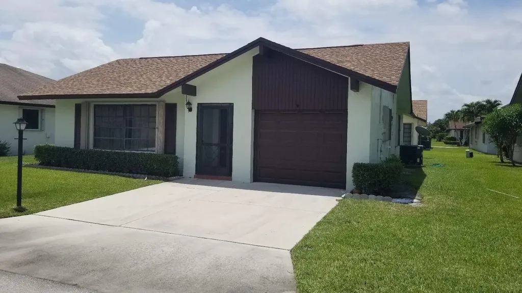 6260 Red Cedar Circle Greenacres FL 33463