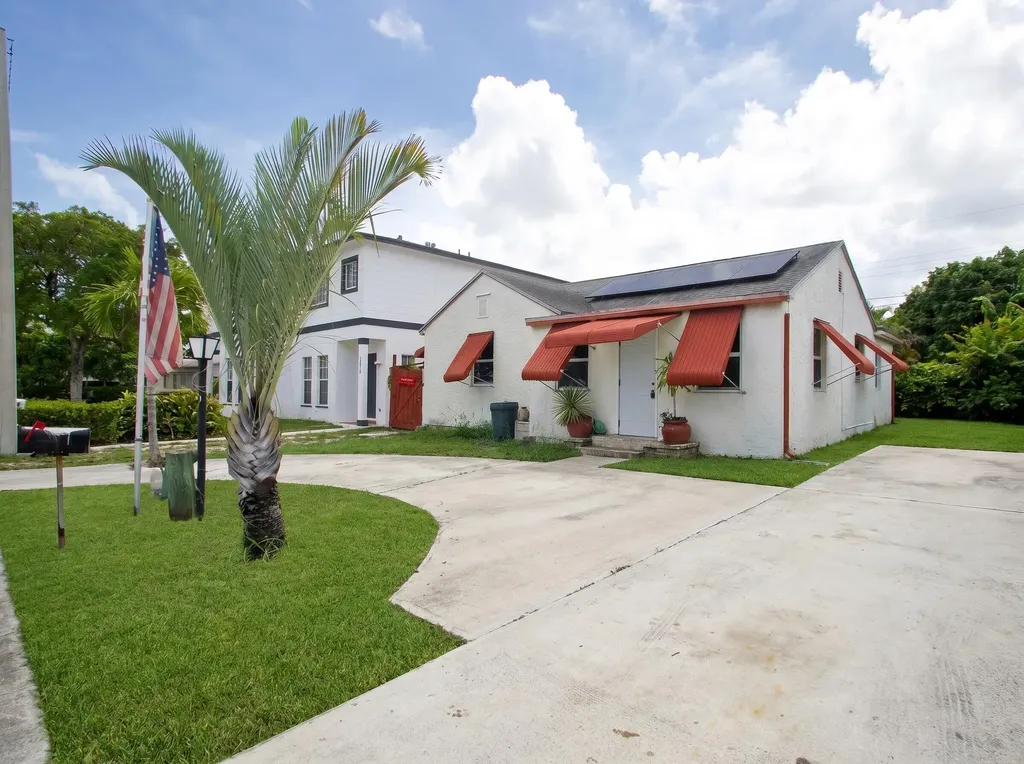 915 N E Street Lake Worth Beach FL 33460