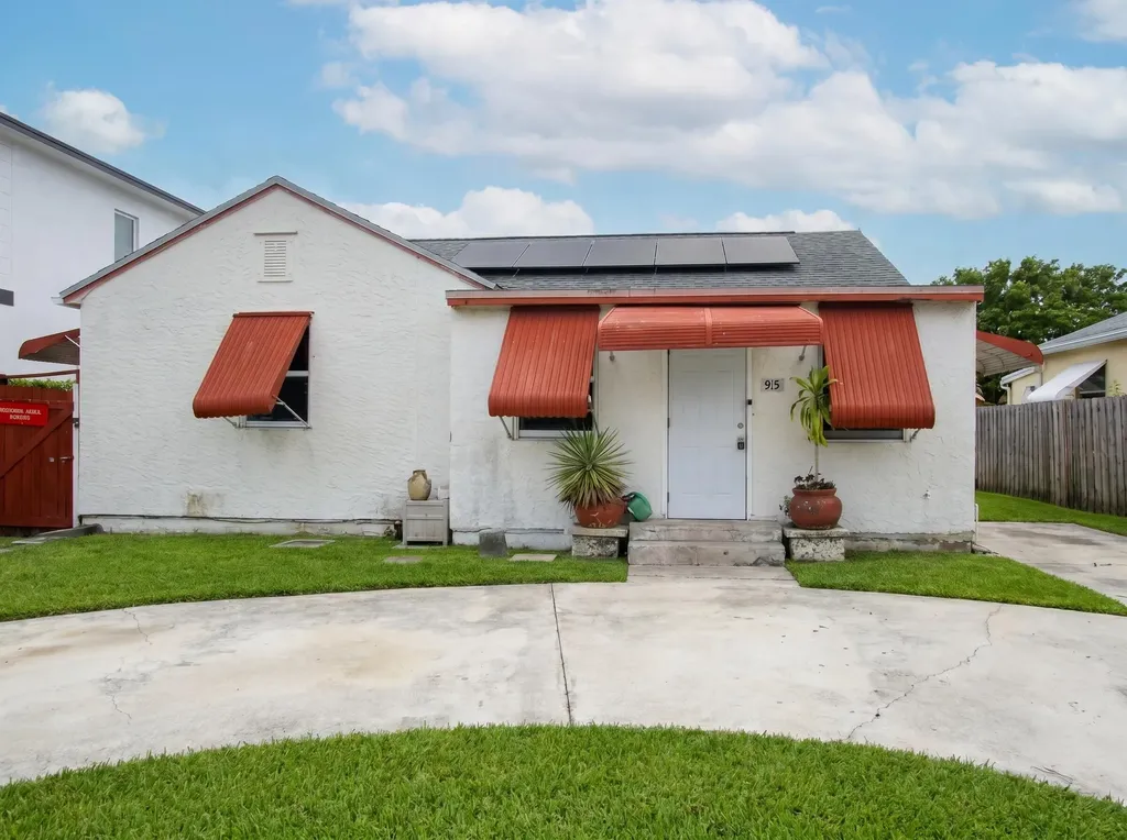 915 N E Street Lake Worth Beach FL 33460