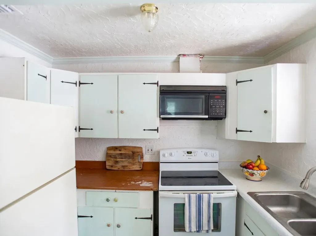 915 N E Street Lake Worth Beach FL 33460