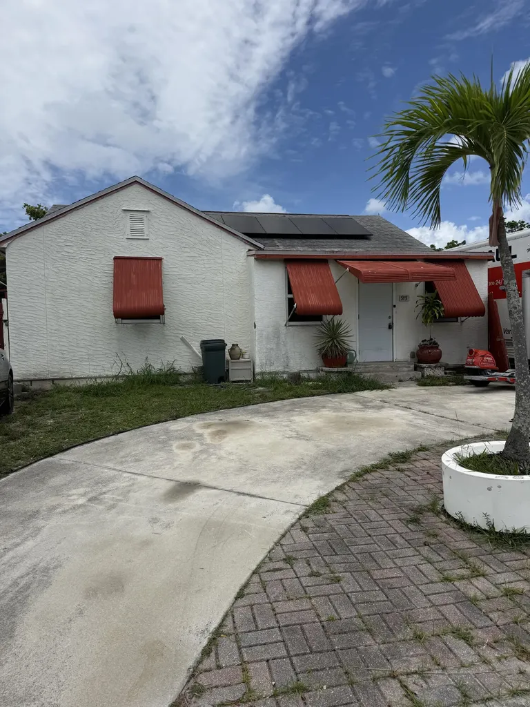 915 N E Street Lake Worth Beach FL 33460