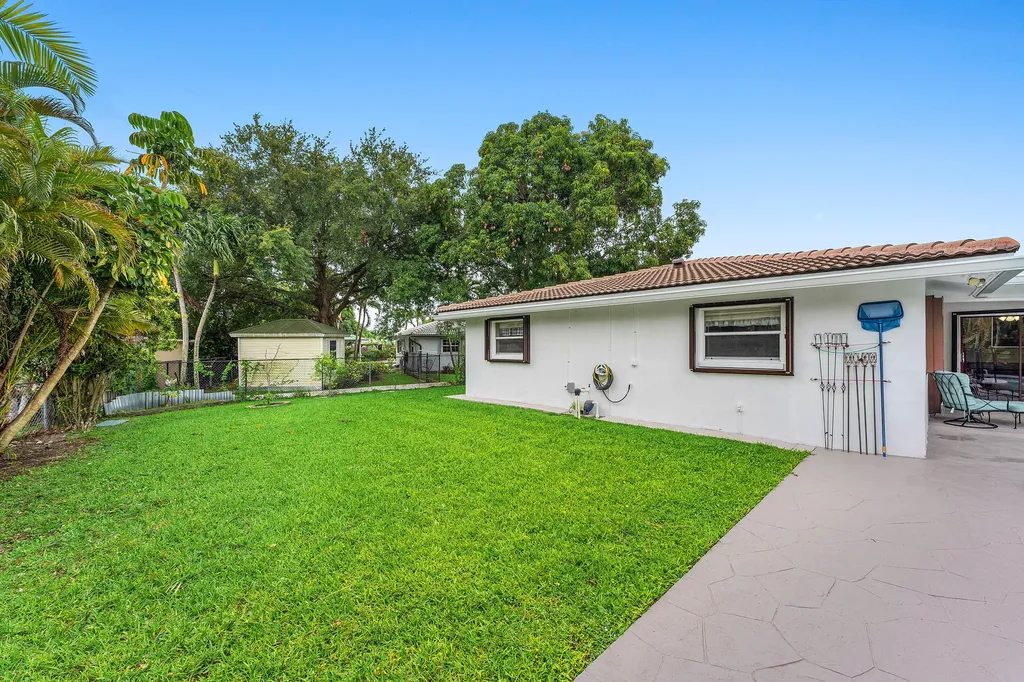 4025 NW 105th Avenue Coral Springs FL 33065