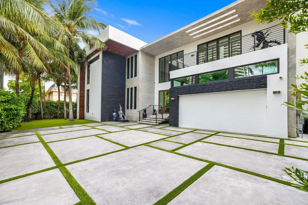 3462 NE 171st Street North Miami Beach FL 33160