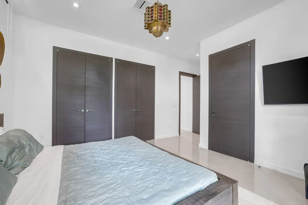 3462 NE 171st Street North Miami Beach FL 33160