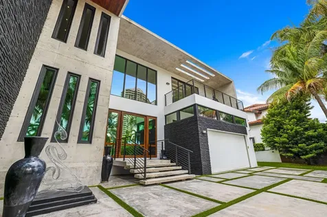 3462 NE 171st Street North Miami Beach FL 33160