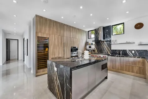 3462 NE 171st Street North Miami Beach FL 33160