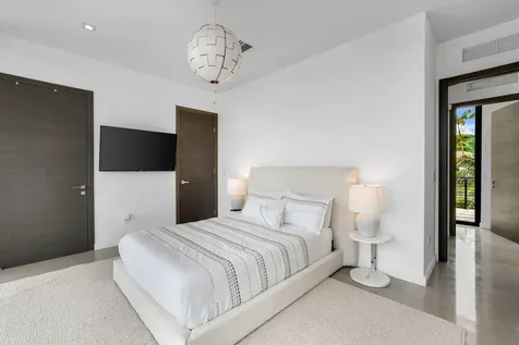 3462 NE 171st Street North Miami Beach FL 33160