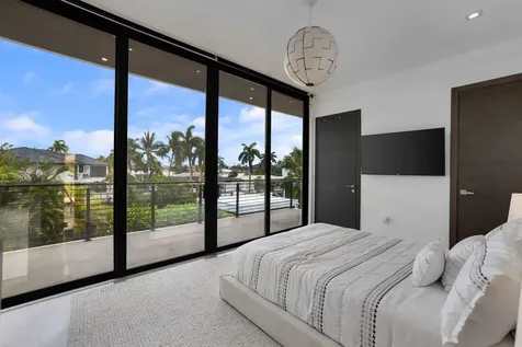 3462 NE 171st Street North Miami Beach FL 33160