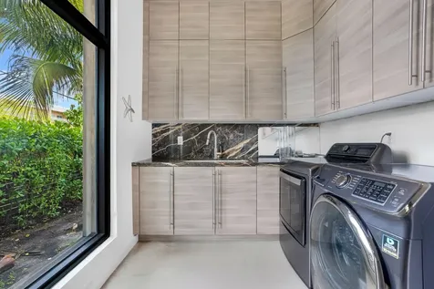 3462 NE 171st Street North Miami Beach FL 33160