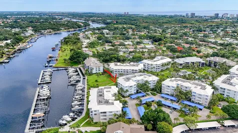 712 Bay Colony Drive S Juno Beach FL 33408