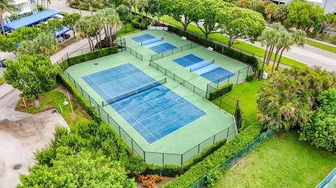 712 Bay Colony Drive S Juno Beach FL 33408