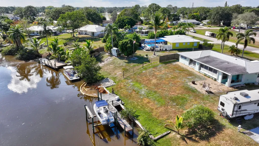 683 SE Harborview Drive Port St Lucie FL 34983