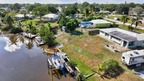 683 SE Harborview Drive Port St Lucie FL 34983