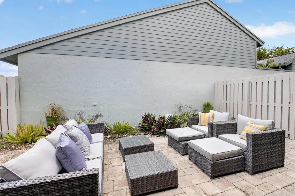1315 NW 25th Lane Delray Beach FL 33445