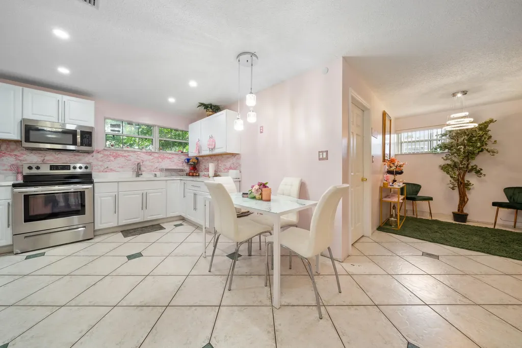 5720 Flagler Street Hollywood FL 33023