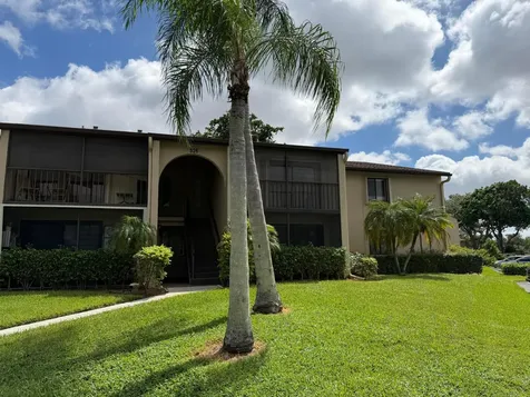 526 Shady Pine Way Greenacres FL 33415