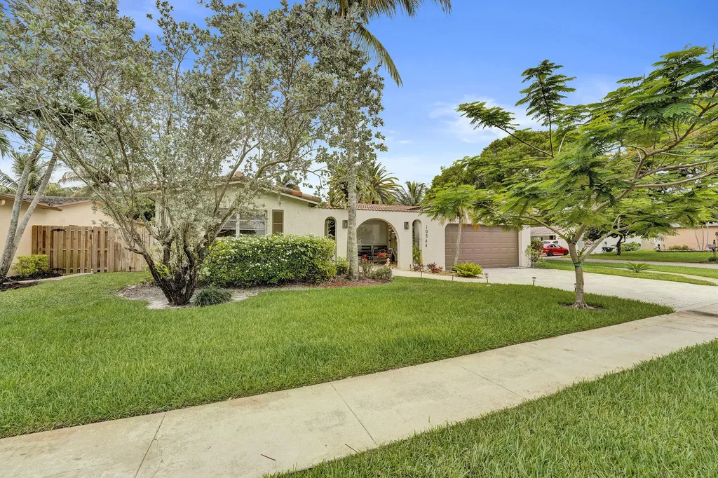 10544 NW 4th Street Plantation FL 33324