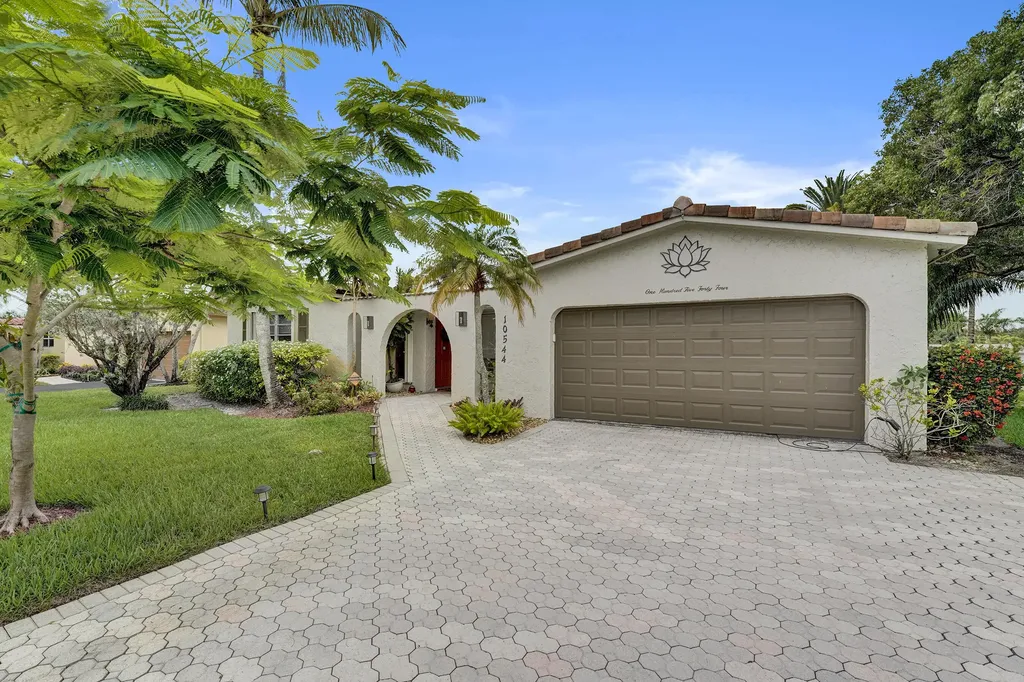 10544 NW 4th Street Plantation FL 33324