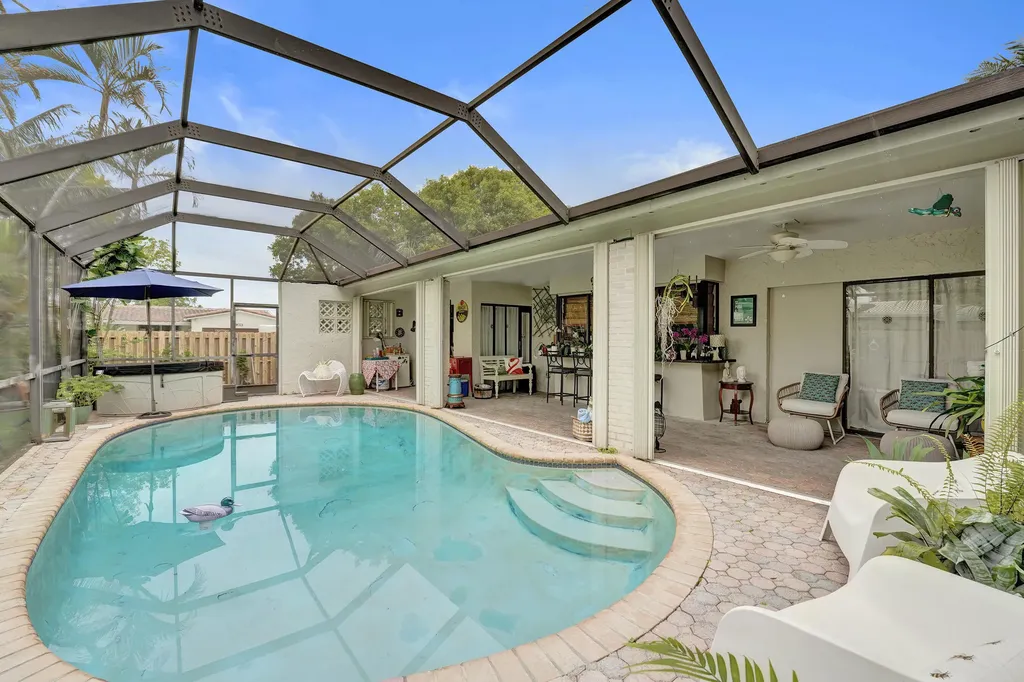 10544 NW 4th Street Plantation FL 33324