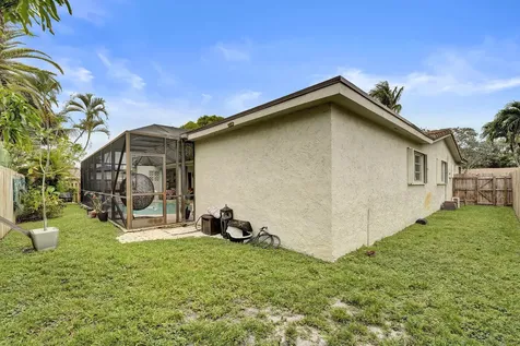 10544 NW 4th Street Plantation FL 33324