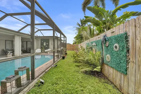 10544 NW 4th Street Plantation FL 33324