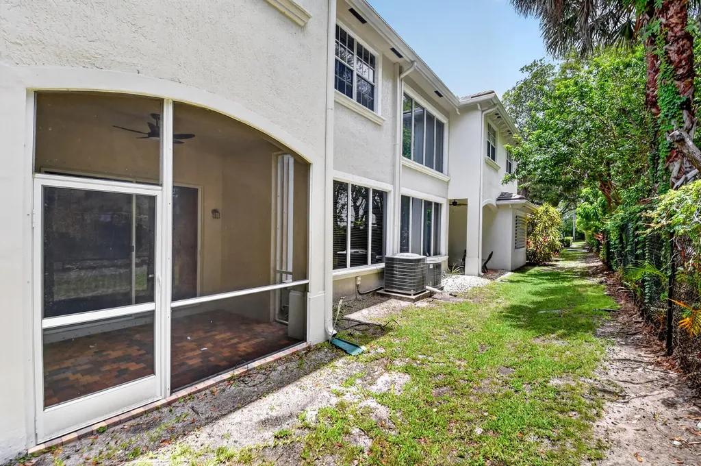 6421 Bella Circle Boynton Beach FL 33437