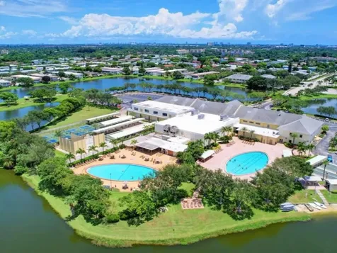 124 E Andover E West Palm Beach FL 33417