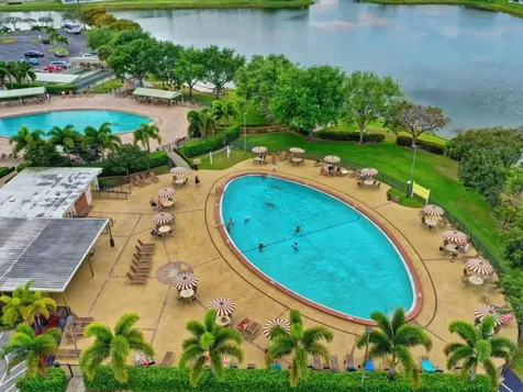 124 E Andover E West Palm Beach FL 33417