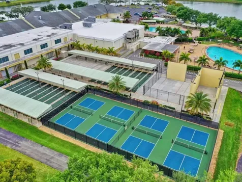 124 E Andover E West Palm Beach FL 33417