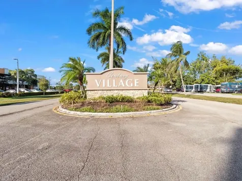 124 E Andover E West Palm Beach FL 33417