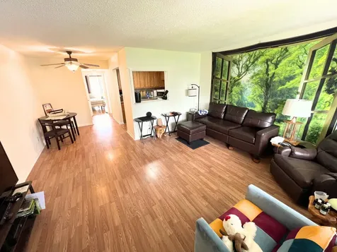 124 E Andover E West Palm Beach FL 33417