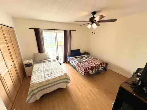124 E Andover E West Palm Beach FL 33417