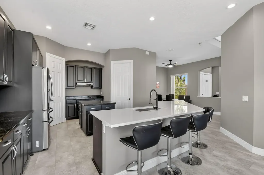 6899 Houlton Circle Lake Worth FL 33467
