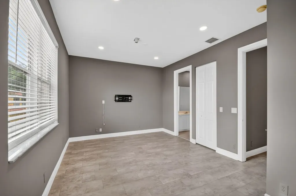 6899 Houlton Circle Lake Worth FL 33467