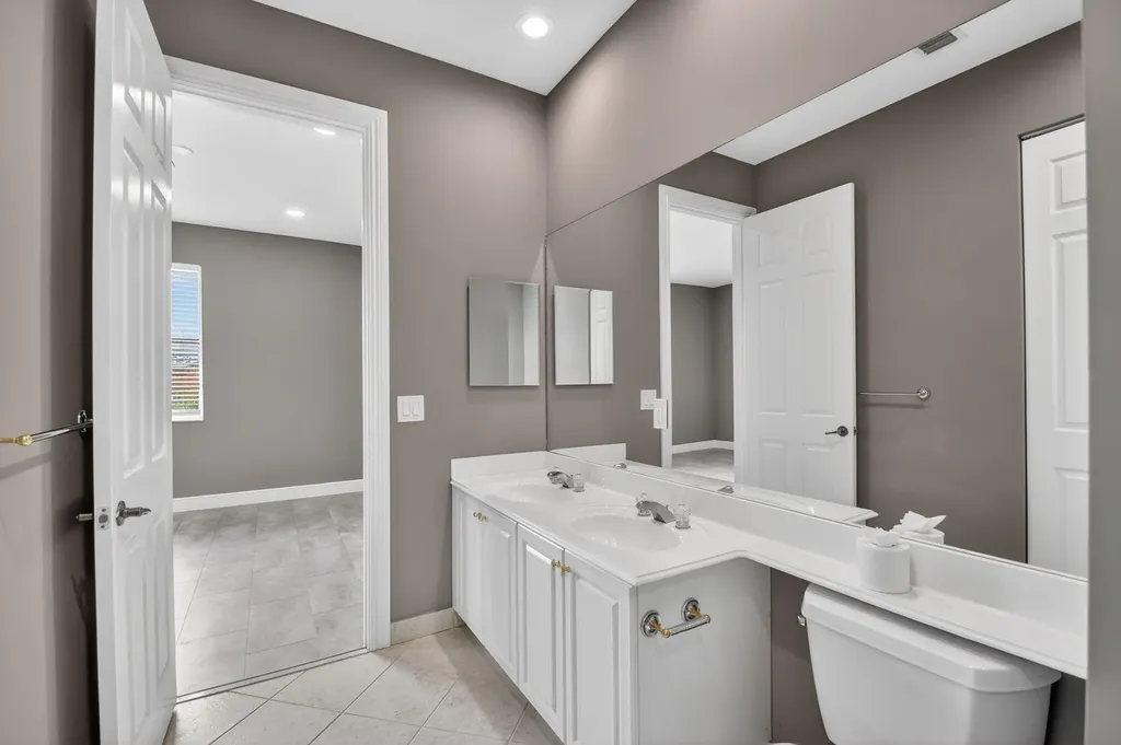 6899 Houlton Circle Lake Worth FL 33467