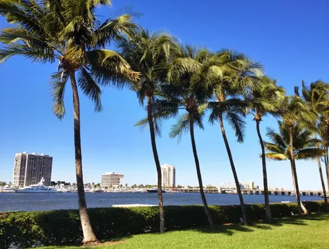 2201 N Lakeside Drive Lake Worth Beach FL 33460