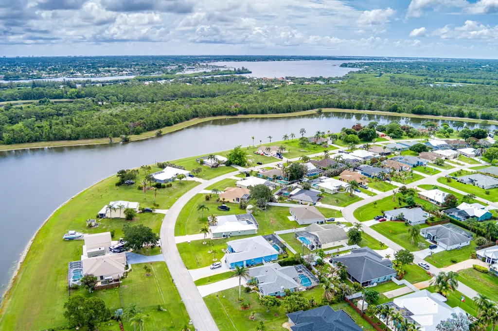 3398 SE East Snow Road Port St Lucie FL 34984