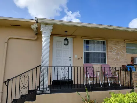 5749-5753 Grant Street Hollywood FL 33021