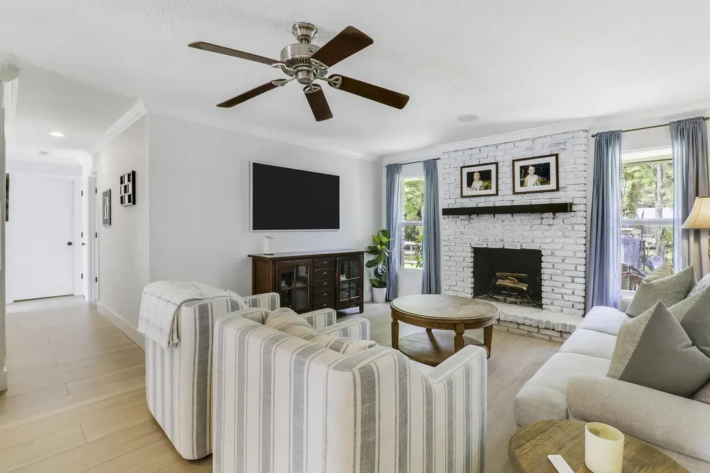 8352 N 154th Court Road N Palm Beach Gardens FL 33418